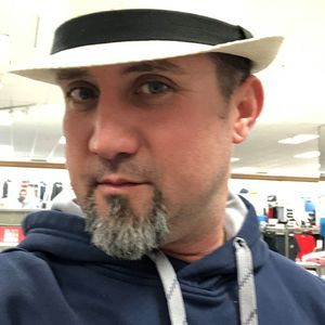 Meet your Posher, Chris